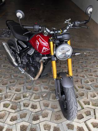TRIUMPH SPEED 400 